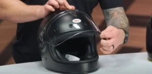 It comes equipped with a clear face shield that delivers an outstanding eye port opening and field of view. The massive viewport makes you forget you're wearing a helmet at all, providing unrestricted vision that surpasses even open-face designs when you factor in goggle restrictions. I've never experienced such panoramic visibility in any lid before.